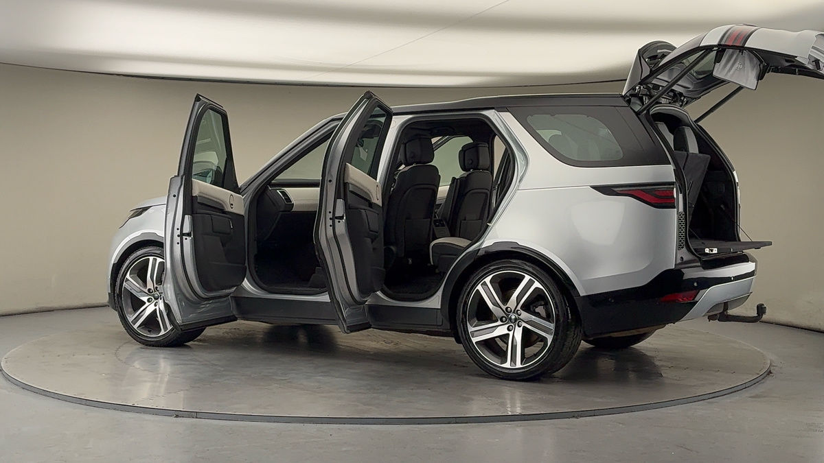 More views of Land Rover Discovery