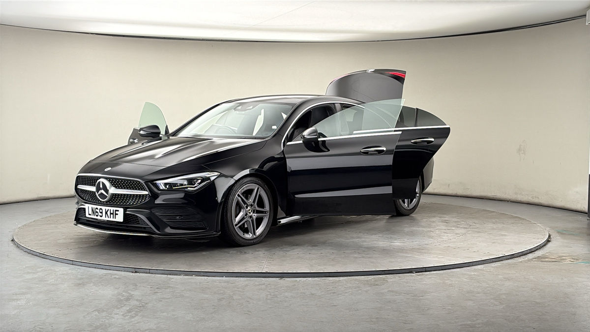 Mercedes-Benz CLA Image 22
