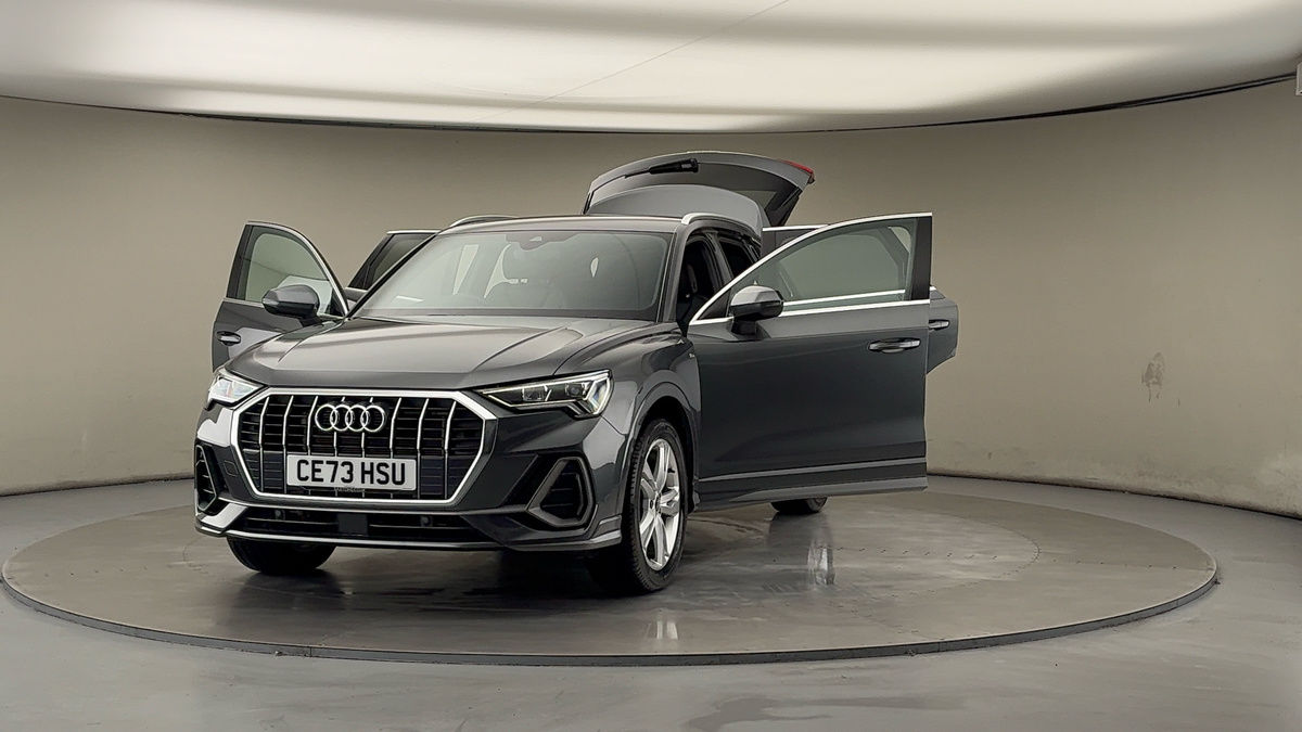 More views of Audi Q3