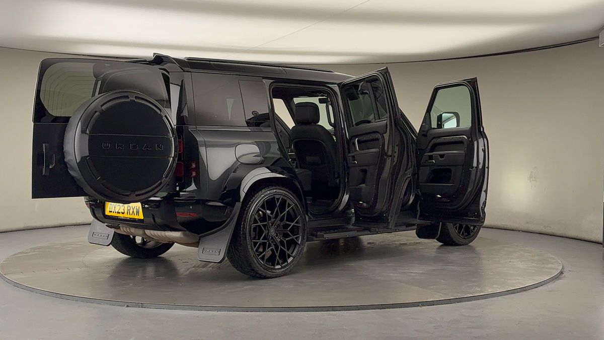 More views of Land Rover Defender 110