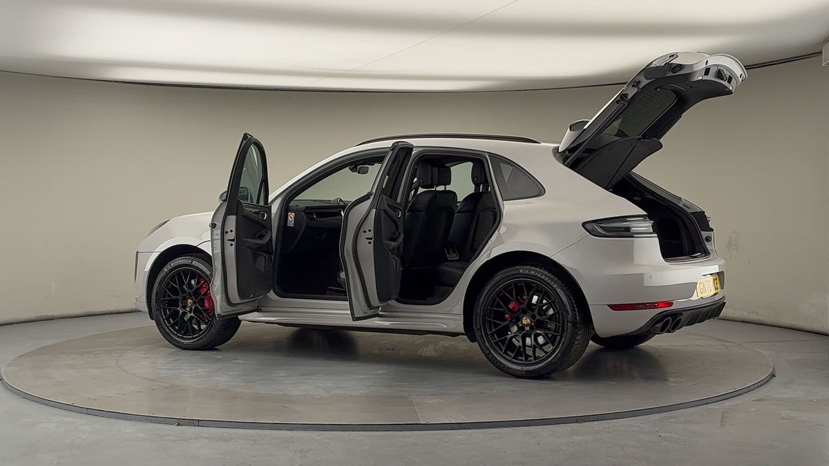 More views of Porsche Macan