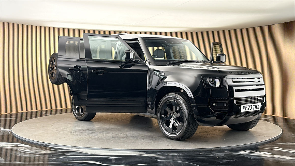 More views of Land Rover Defender 110