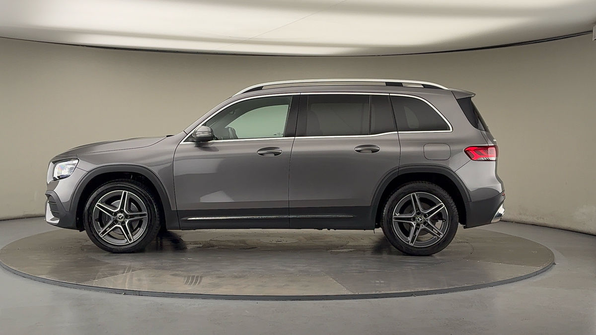 Mercedes-Benz GLB Image 15