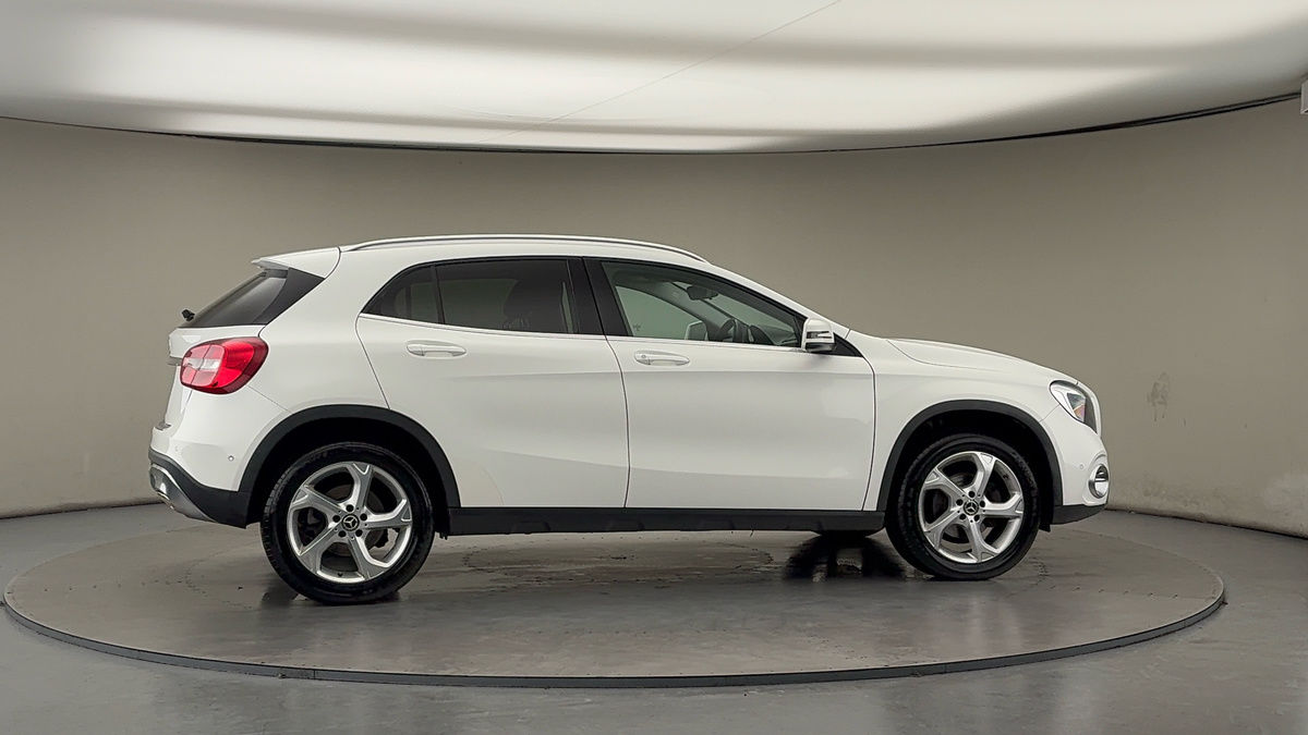 More views of Mercedes-Benz GLA