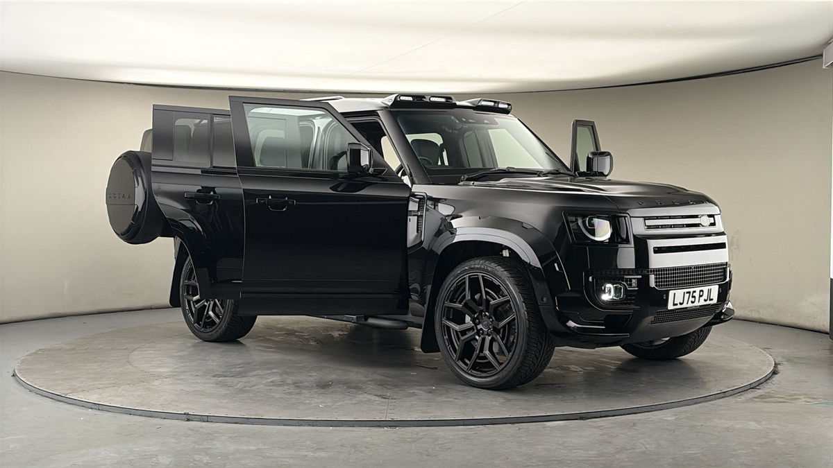 More views of Land Rover Defender 110