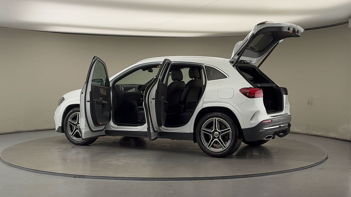 More views of Mercedes-Benz GLA