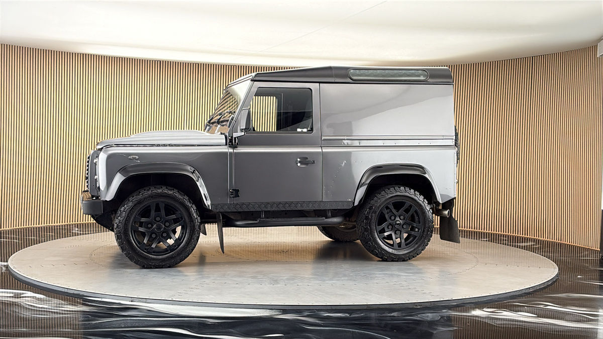 More views of Land Rover Defender 90