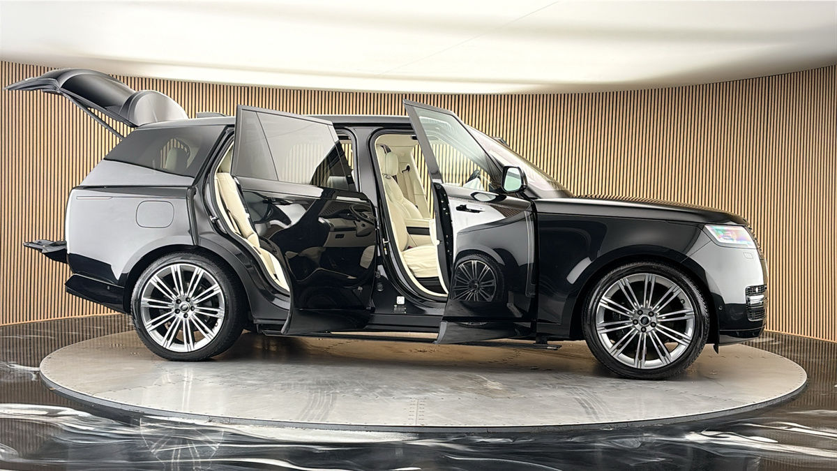 More views of Land Rover Range Rover