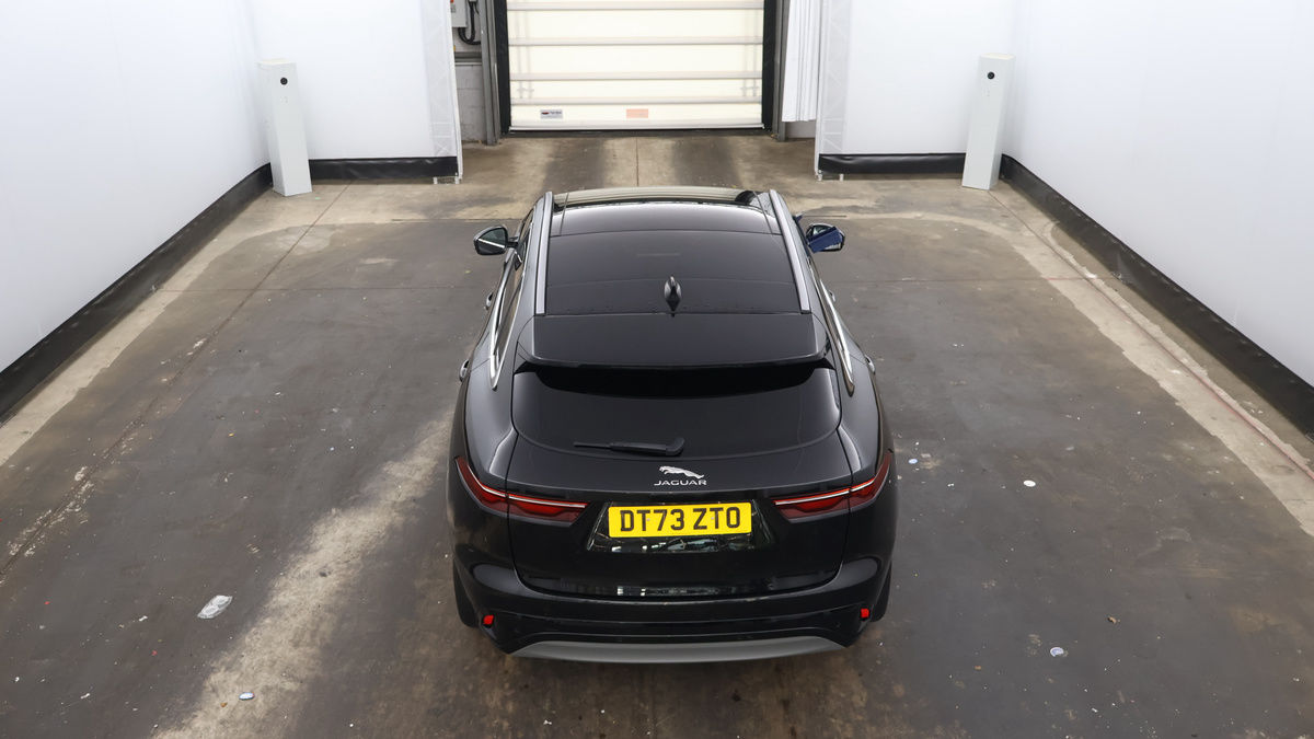 Jaguar F-PACE Image 8