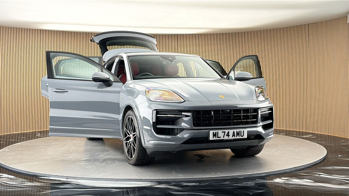 More views of Porsche Cayenne