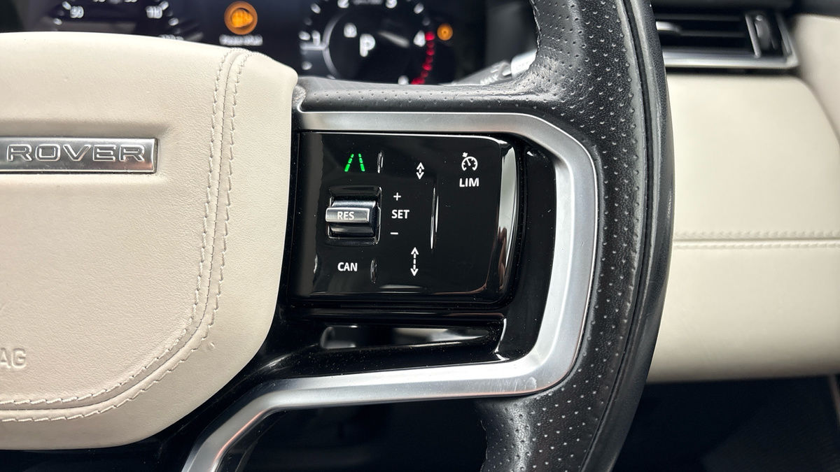 Land Rover Range Rover Velar Image 14