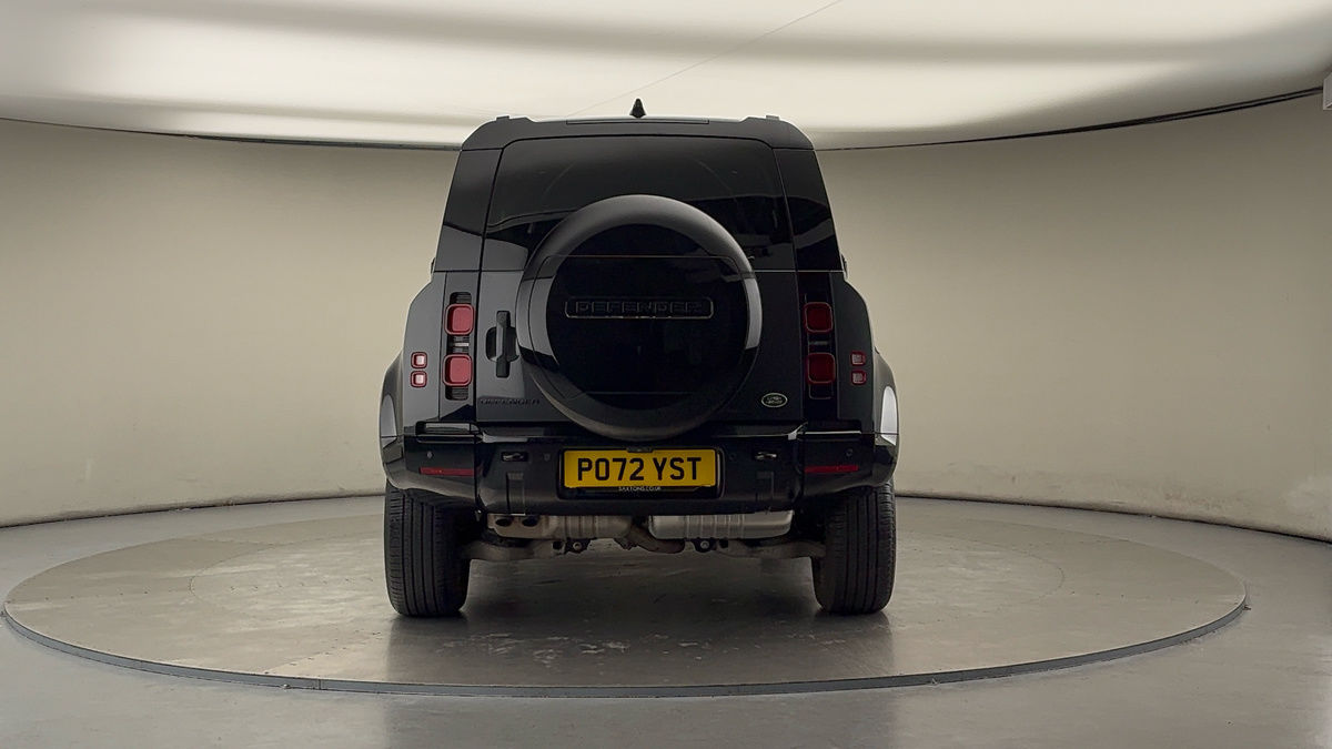 Land Rover Defender 110 Image 4