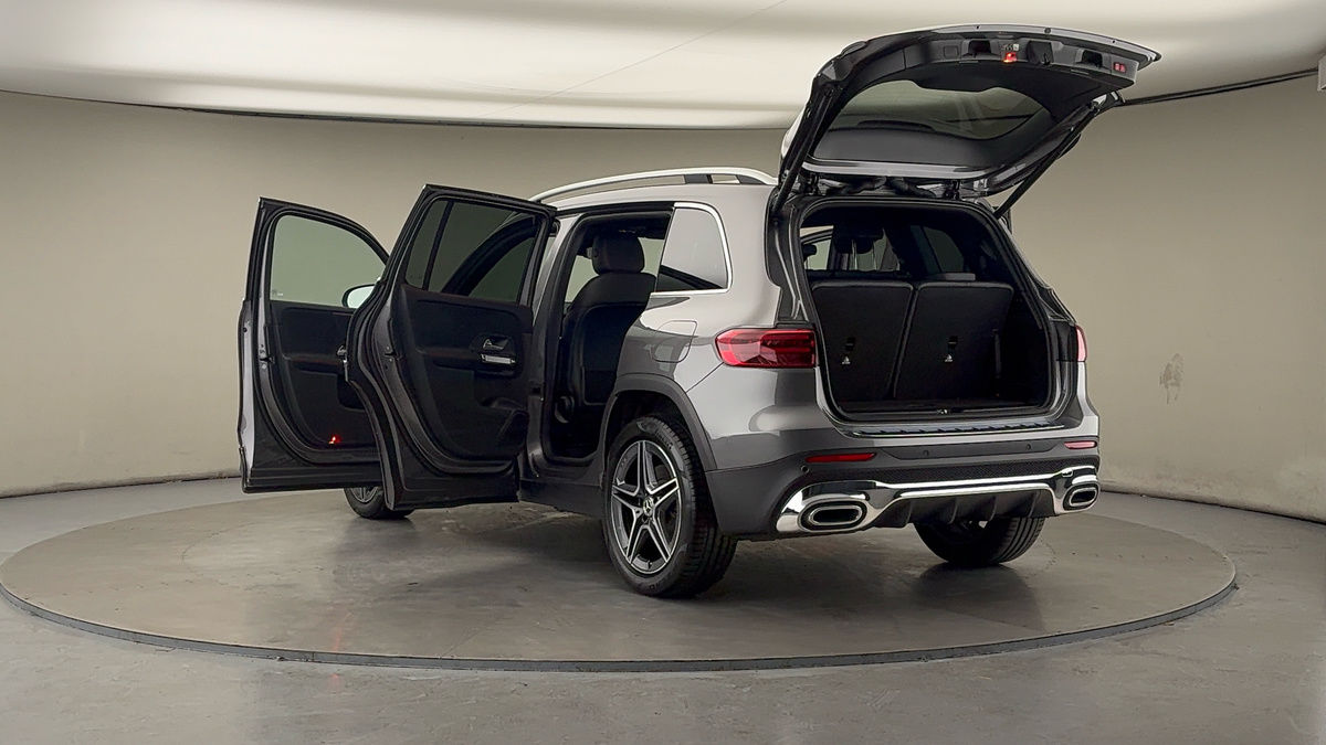 Mercedes-Benz GLB Image 23