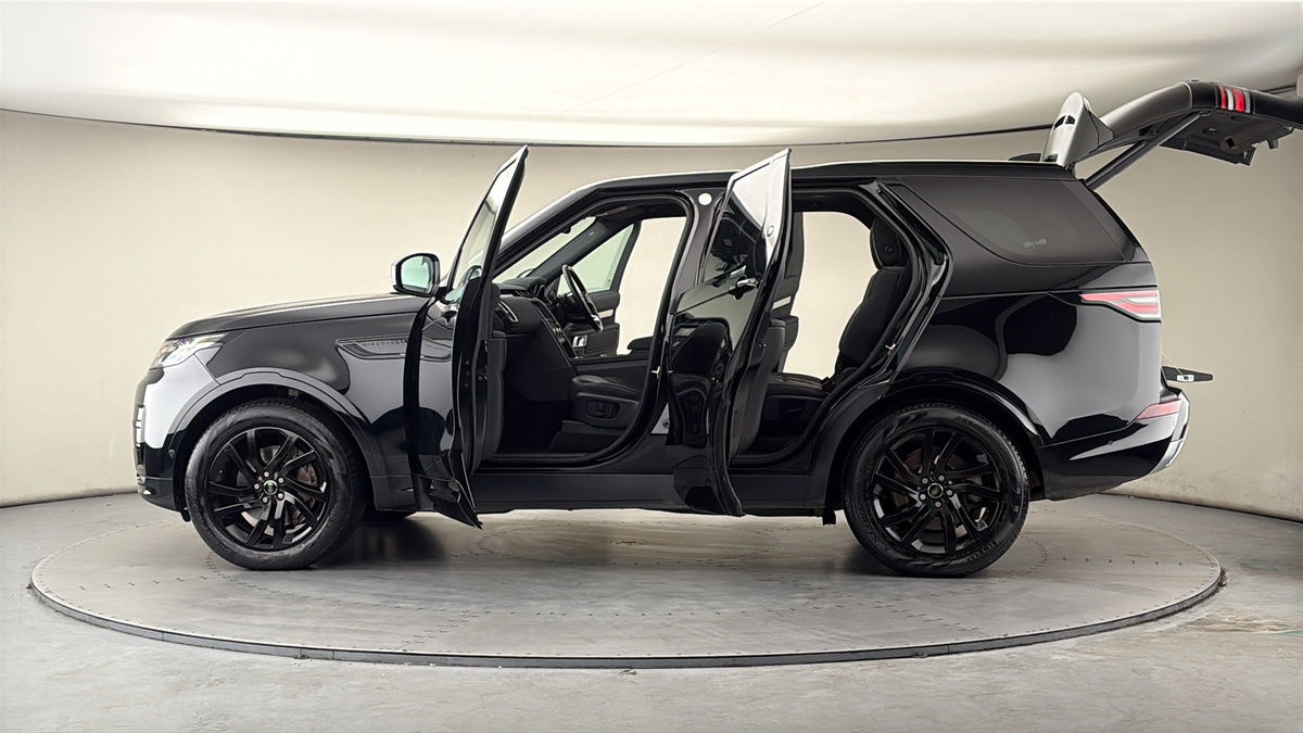 More views of Land Rover Discovery