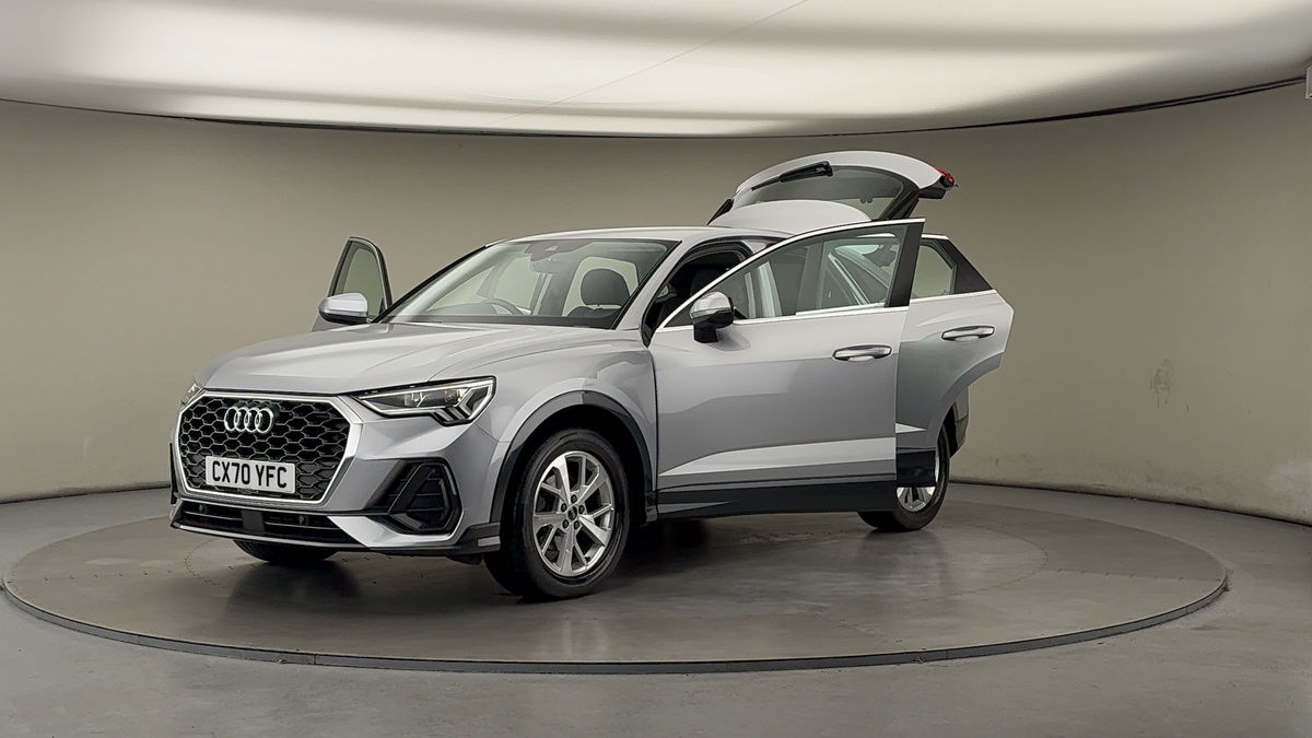 More views of Audi Q3