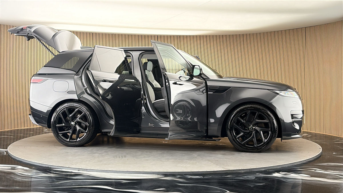 More views of Land Rover Range Rover Sport