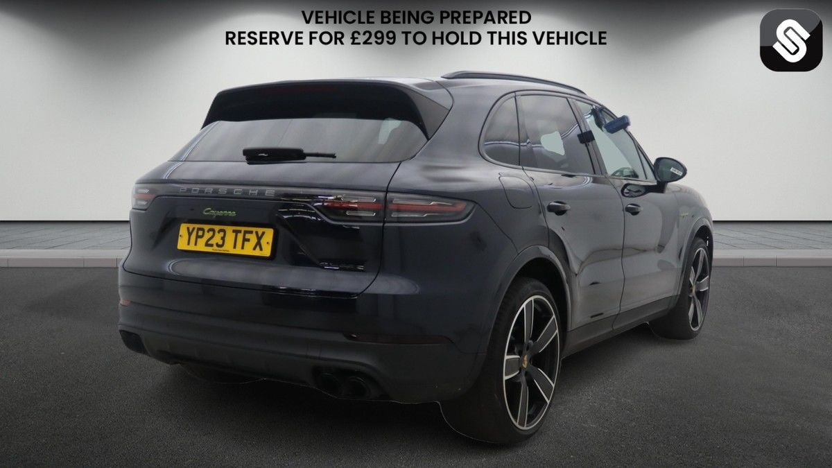Porsche Cayenne Image 4