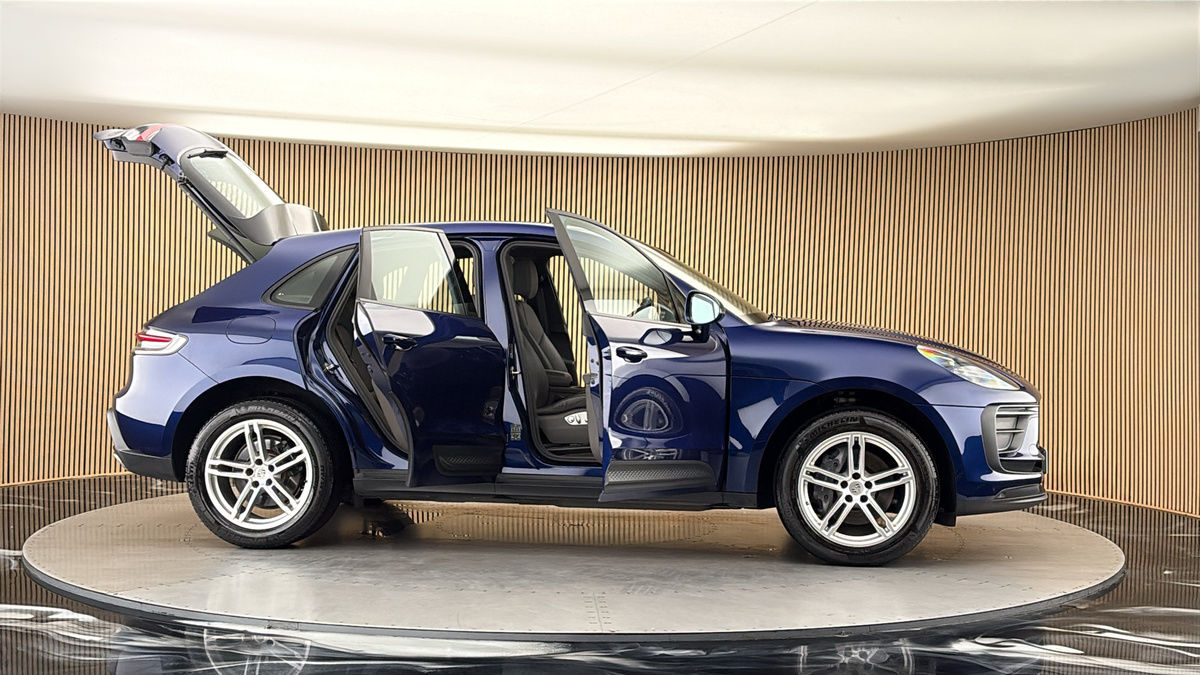 More views of Porsche Macan