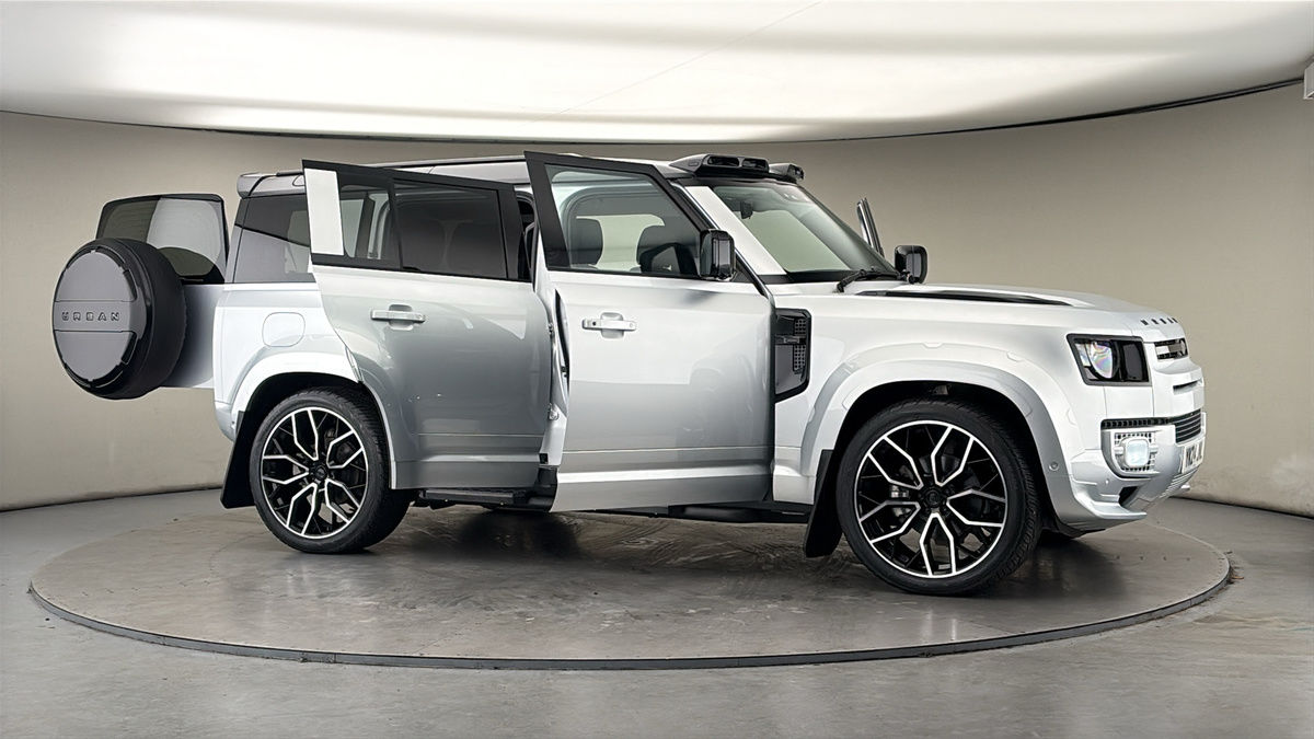 More views of Land Rover Defender 110