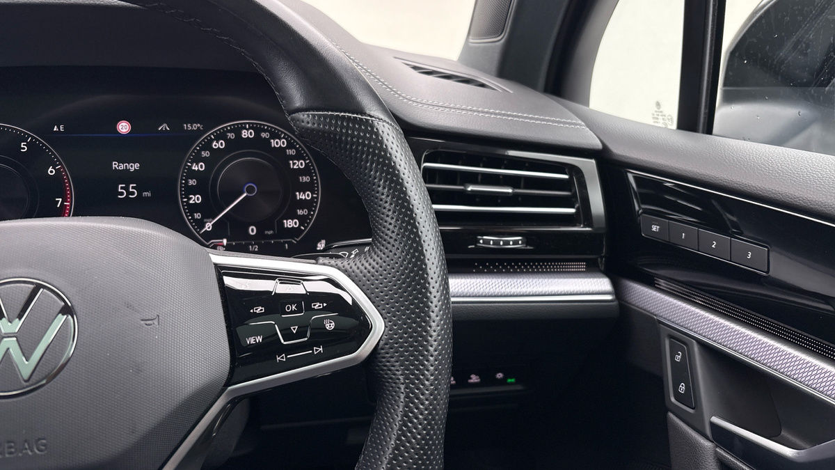 Volkswagen Touareg Image 14