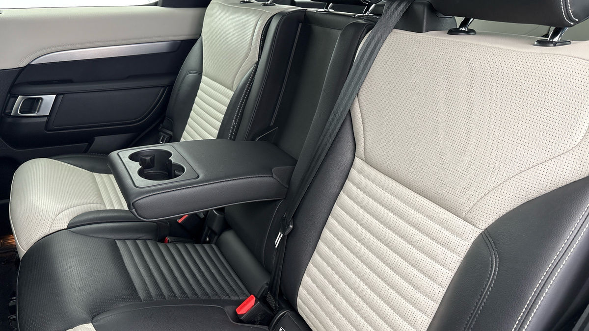 Land Rover Discovery Image 9