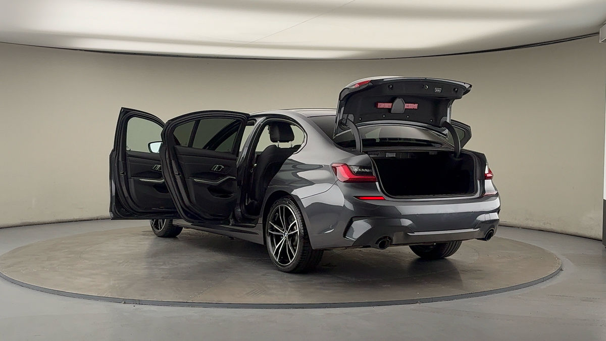 BMW 3 Series Image 23
