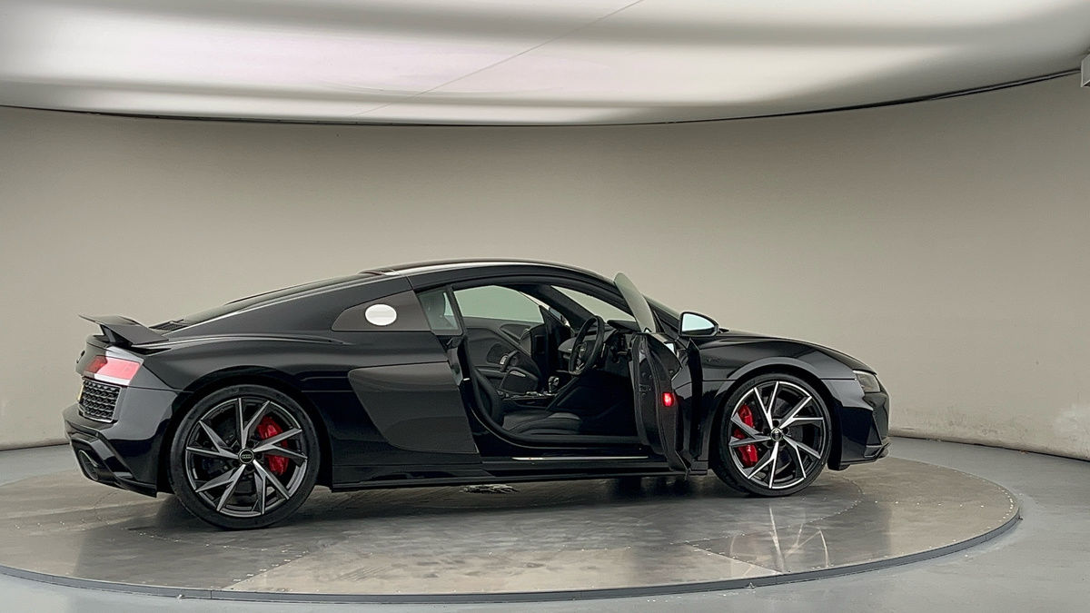 More views of Audi R8