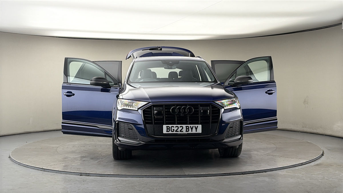 More views of Audi Q7