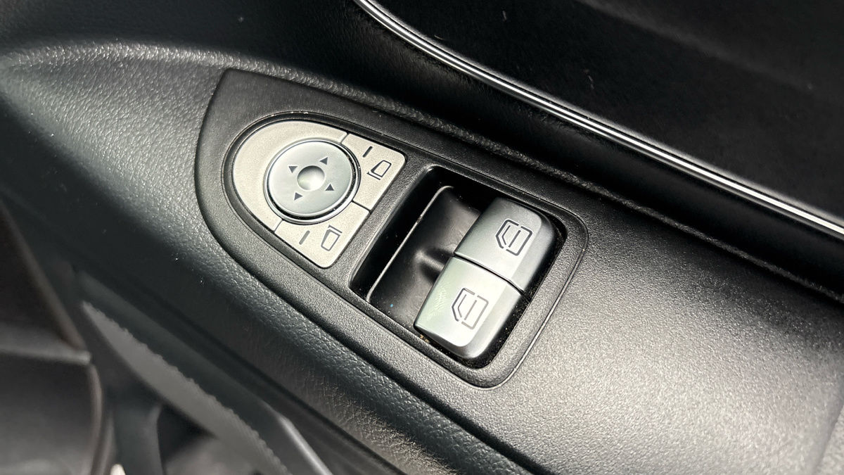Mercedes-Benz Vito Image 25