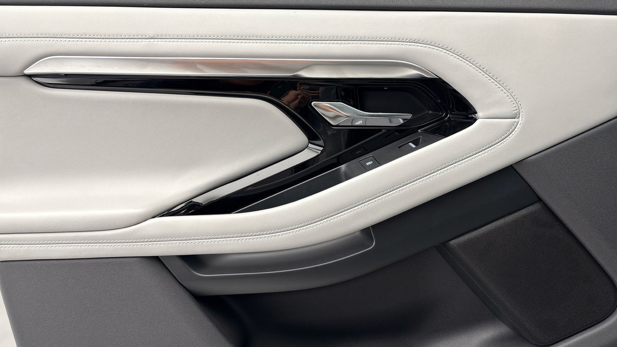 Land Rover Range Rover Evoque Image 19