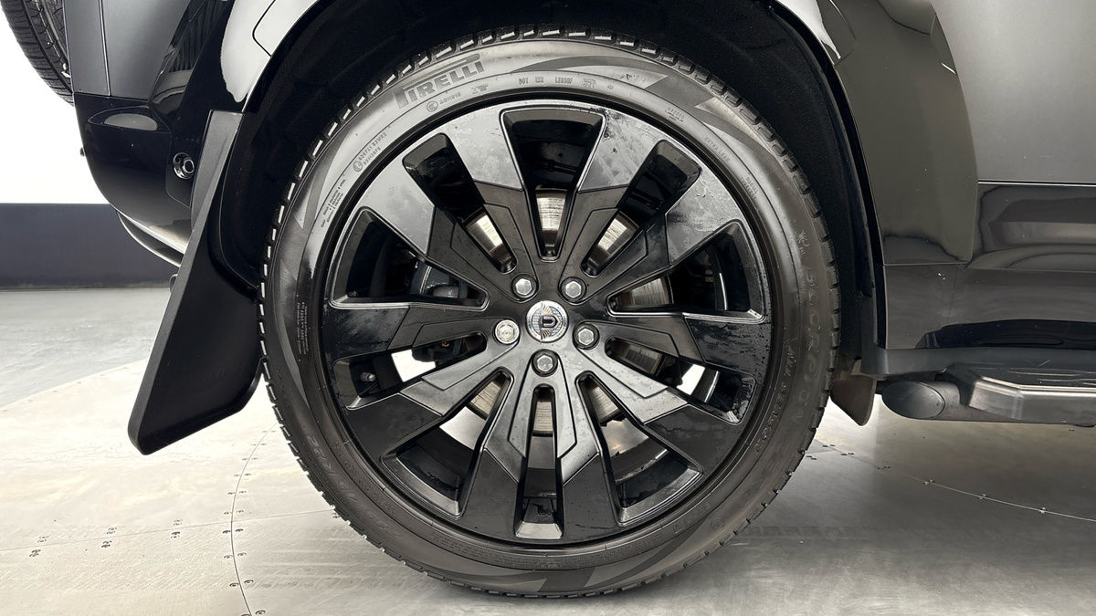 Land Rover Defender 110 Urban Image 20