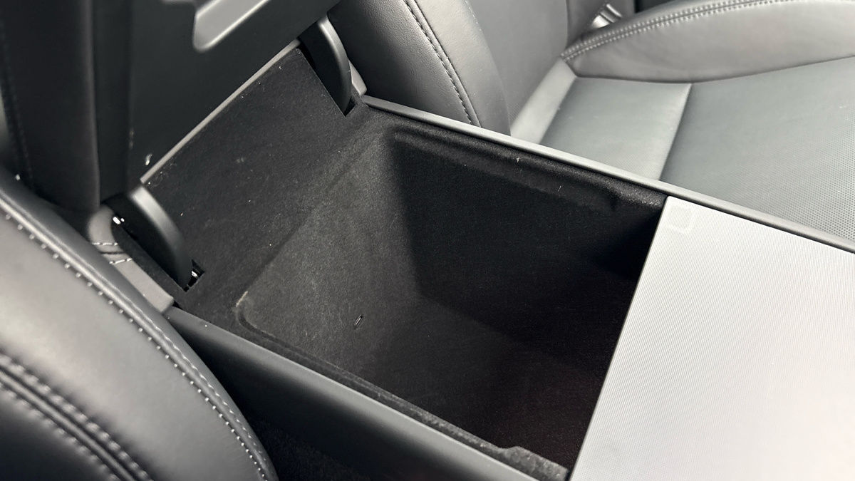 Tesla Model Y Image 31