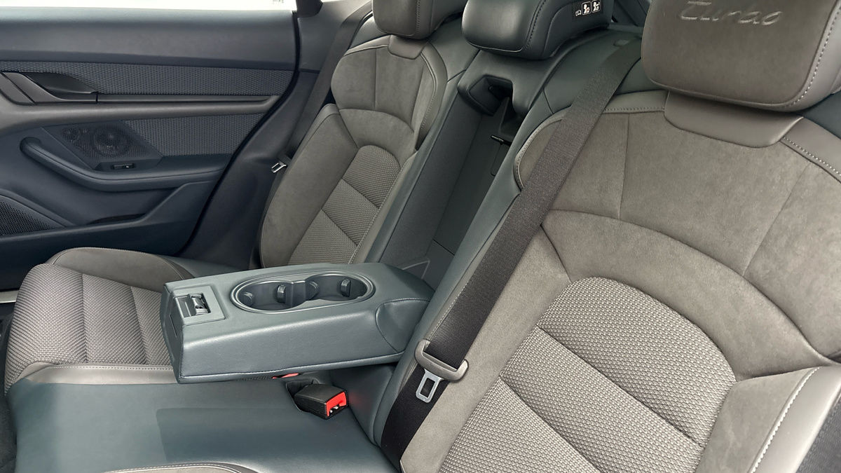 Porsche Taycan Image 9