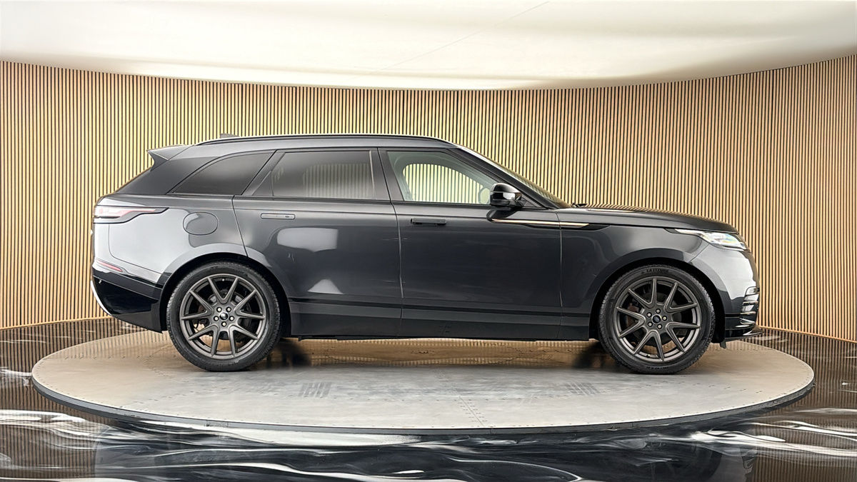 Land Rover Range Rover Velar Image 16