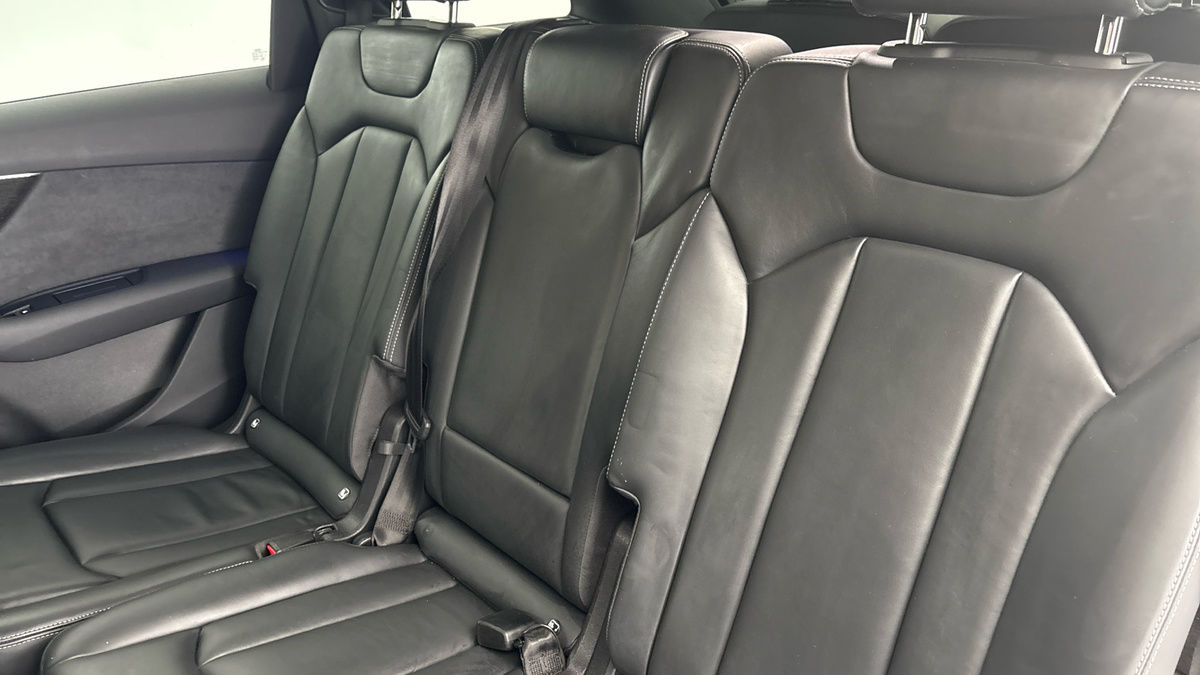 Audi Q7 Image 8