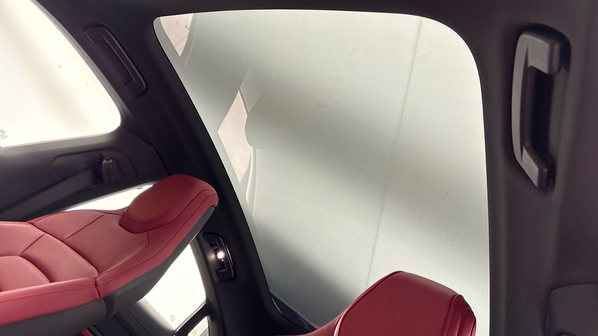Porsche Taycan Image 6