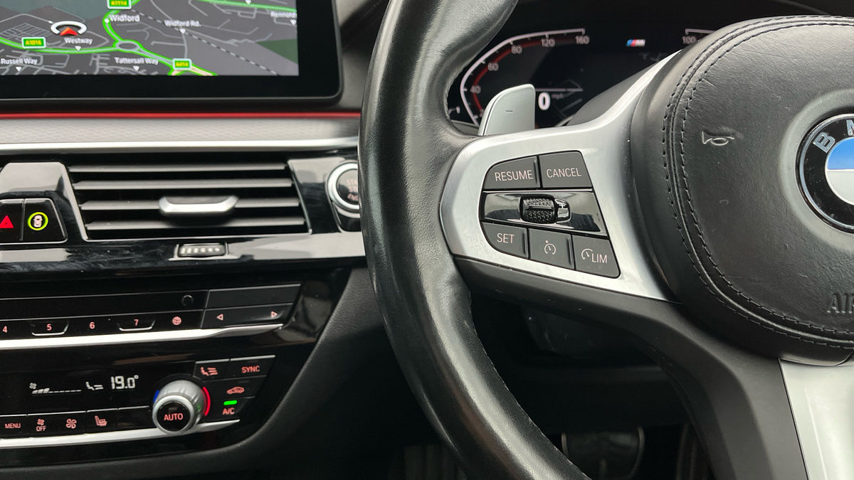 BMW 5 Series Image 13