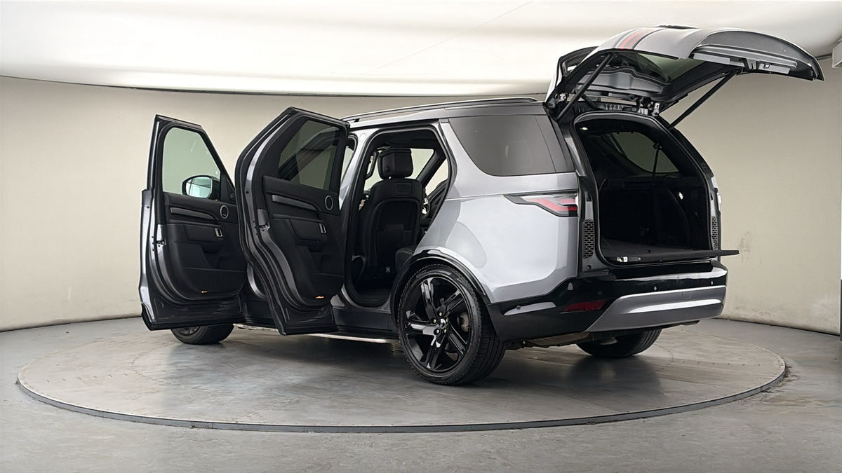 More views of Land Rover Discovery