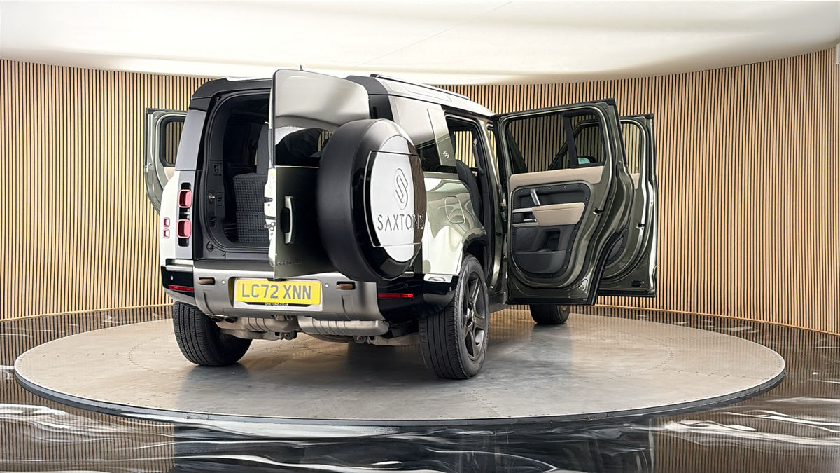 More views of Land Rover Defender 110