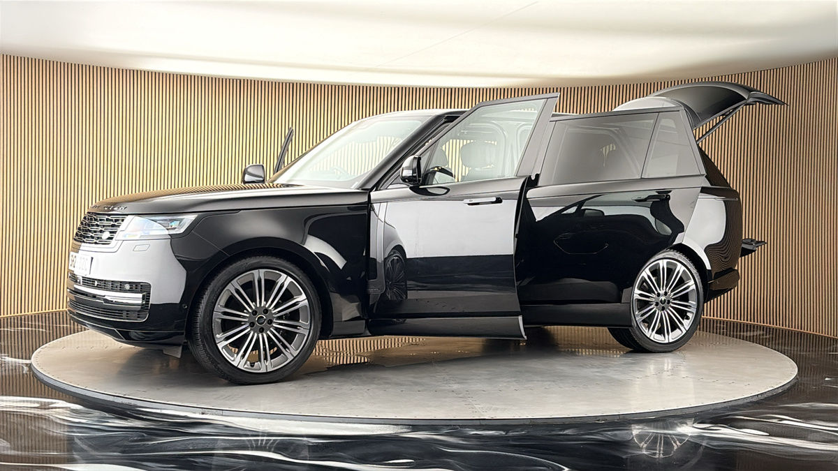 More views of Land Rover Range Rover