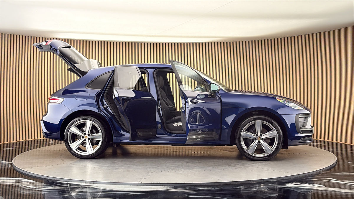 More views of Porsche Macan