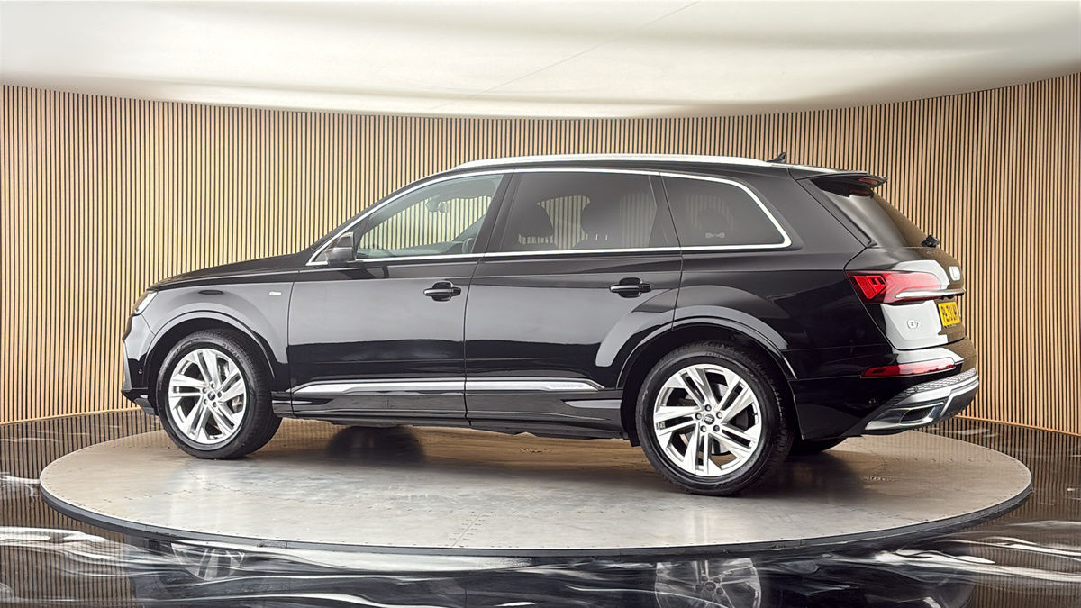 More views of Audi Q7