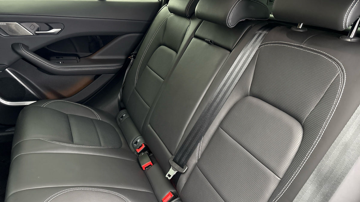 Jaguar I-PACE Image 8