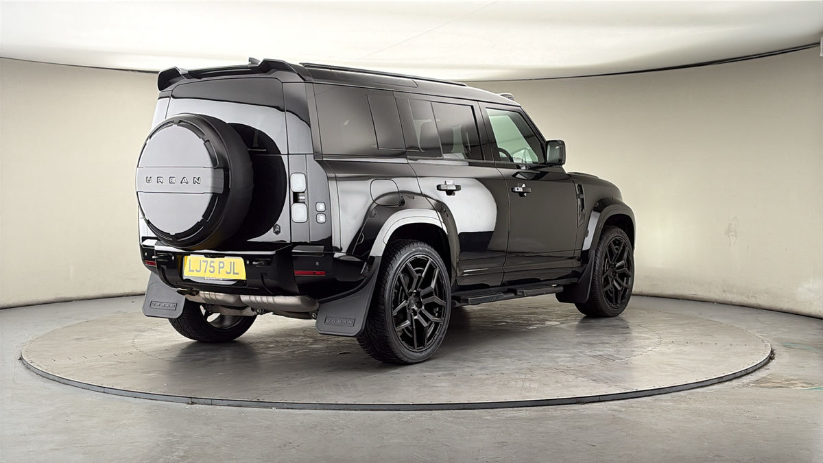 More views of Land Rover Defender 110