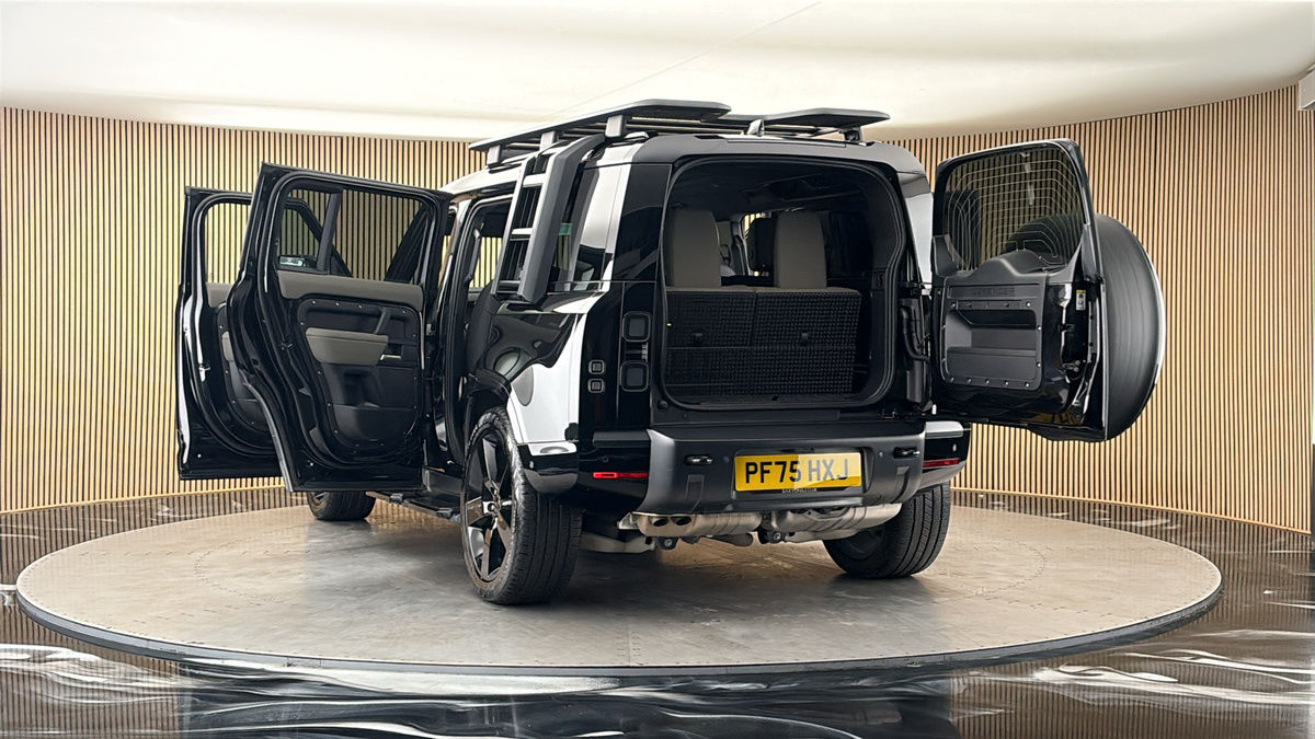 More views of Land Rover Defender 110