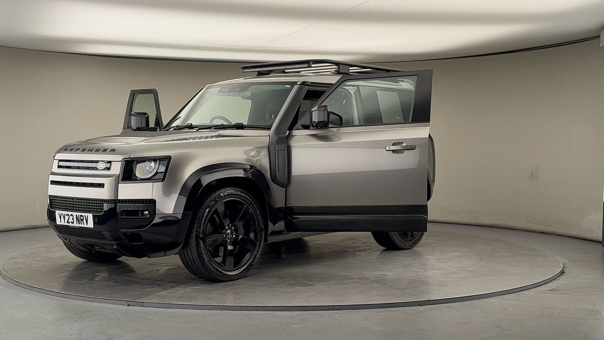 More views of Land Rover Defender 90