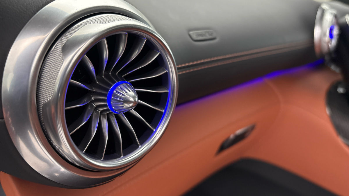 Mercedes-Benz AMG GT Image 31