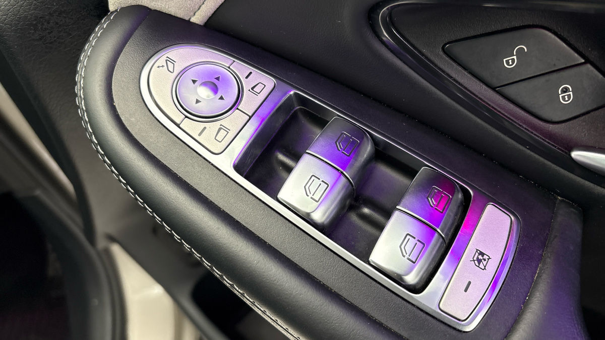 Mercedes-Benz GLC Image 25