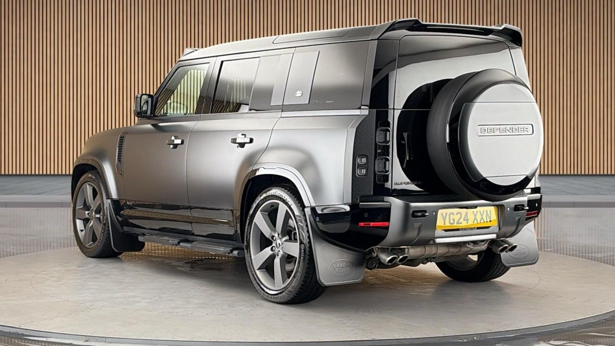 Land Rover Defender 110 Image 2
