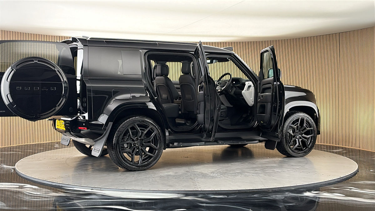 More views of Land Rover Defender 110